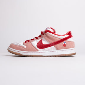 Nike SB Dunk Low StrangeLove Skateboards (Regular Box)